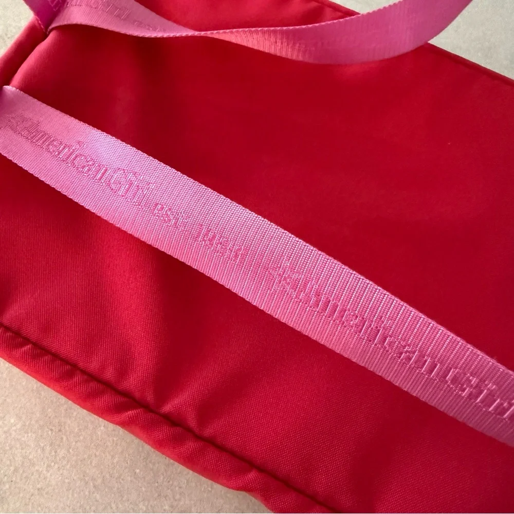 NWOT AMERICAN GIRL doll carrier/backpack - Picture 3 of 4